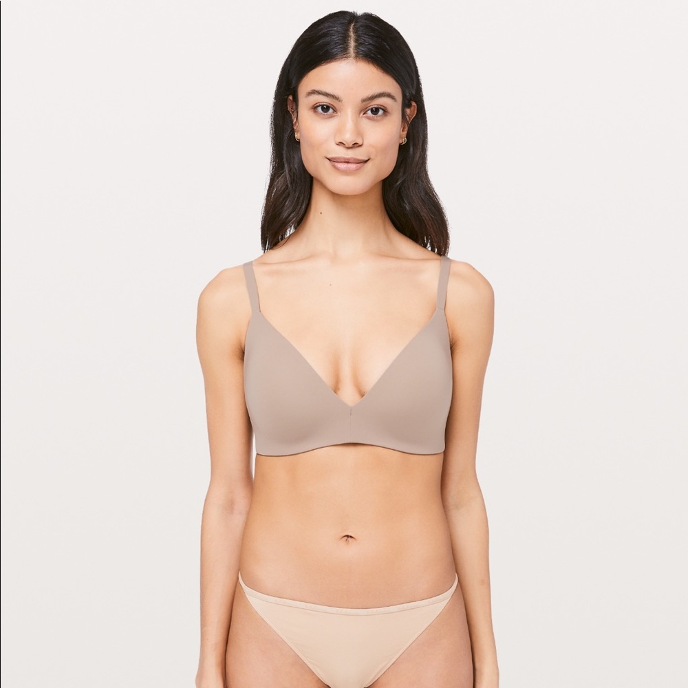 NWT Lululemon Take Shape Bra in Soft Sand 32B
